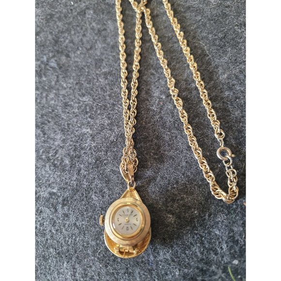 Vintage Clinton Gold Tone Tear Drop Pendant Necklace Clock 17 Jewels in working - Picture 3 of 5